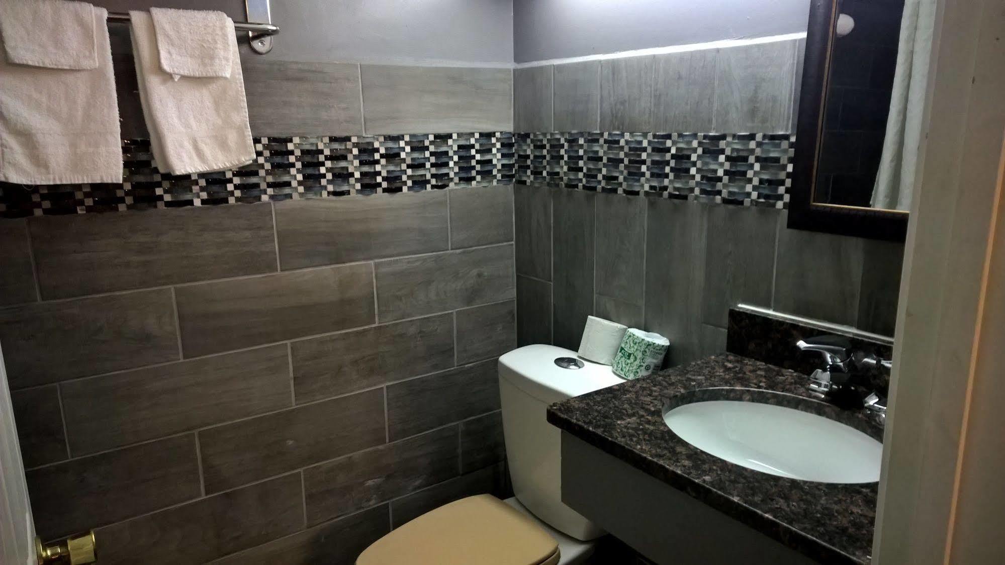 Economy Inn Marshalltown Ngoại thất bức ảnh